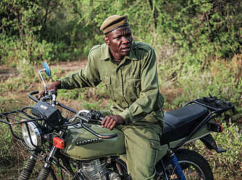 Little Chem Chem: Ranger auf Motorrad Little Chem Chem: Ranger auf Motorrad