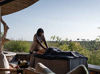 Mashatu Euphorbia Villas: Massage