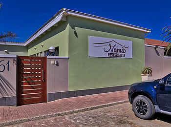 Namib Guesthouse: Eingang zum Guesthouse Namib Guesthouse: Eingang zum Guesthouse