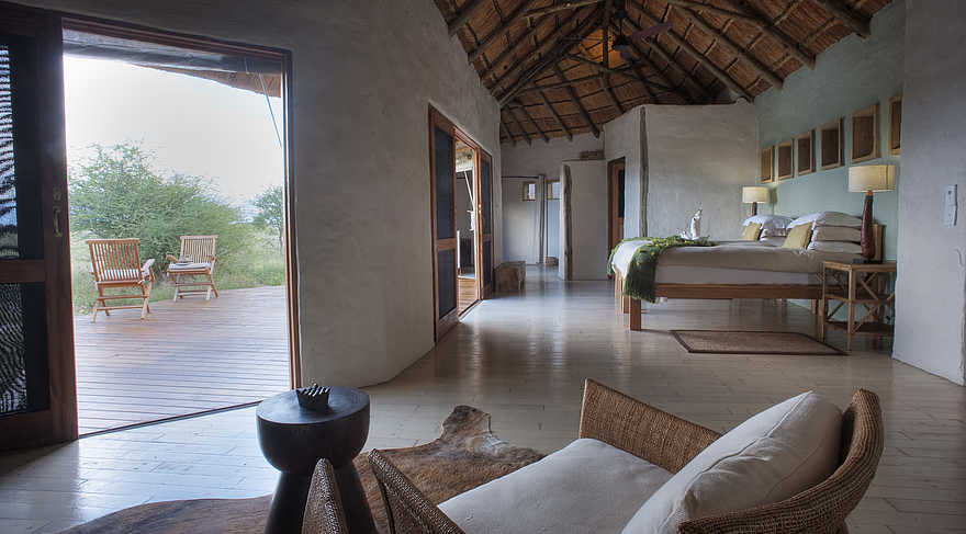 Nxai Pan Camp: Gästechalet mit Blick nach draußen Nxai Pan Camp: Gästechalet mit Blick nach draußen