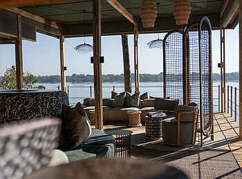 Victoria Falls River Lodge - Malachite Luxury Tented Suites: Blick auf die Terrasse Victoria Falls River Lodge - Malachite Luxury Tented Suites: Blick auf die Terrasse