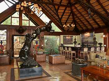 Mateya Safari Lodge: Lounge und Bar