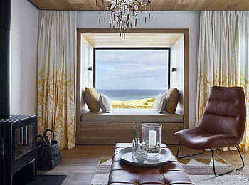 Morukuru Beach Lodge: Ein gemütliches Sitzfenster mit Blick auf das Meer Morukuru Beach Lodge: Ein gemütliches Sitzfenster mit Blick auf das Meer
