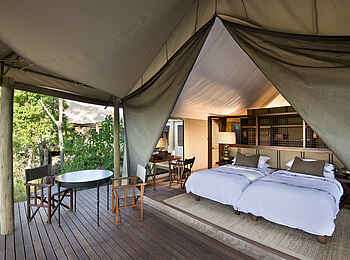 Nxabega Okavango Tented Camp: Schlafplatz mit zwei Betten