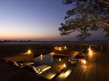 Shumba Camp: Der Pool am Abend Shumba Camp: Der Pool am Abend