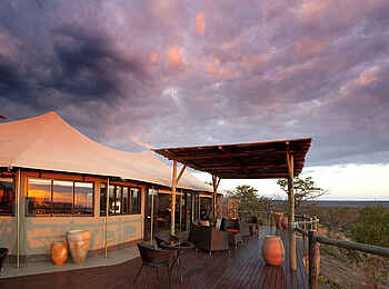 The Elephant Camp: Deck vor dem Speisezelt