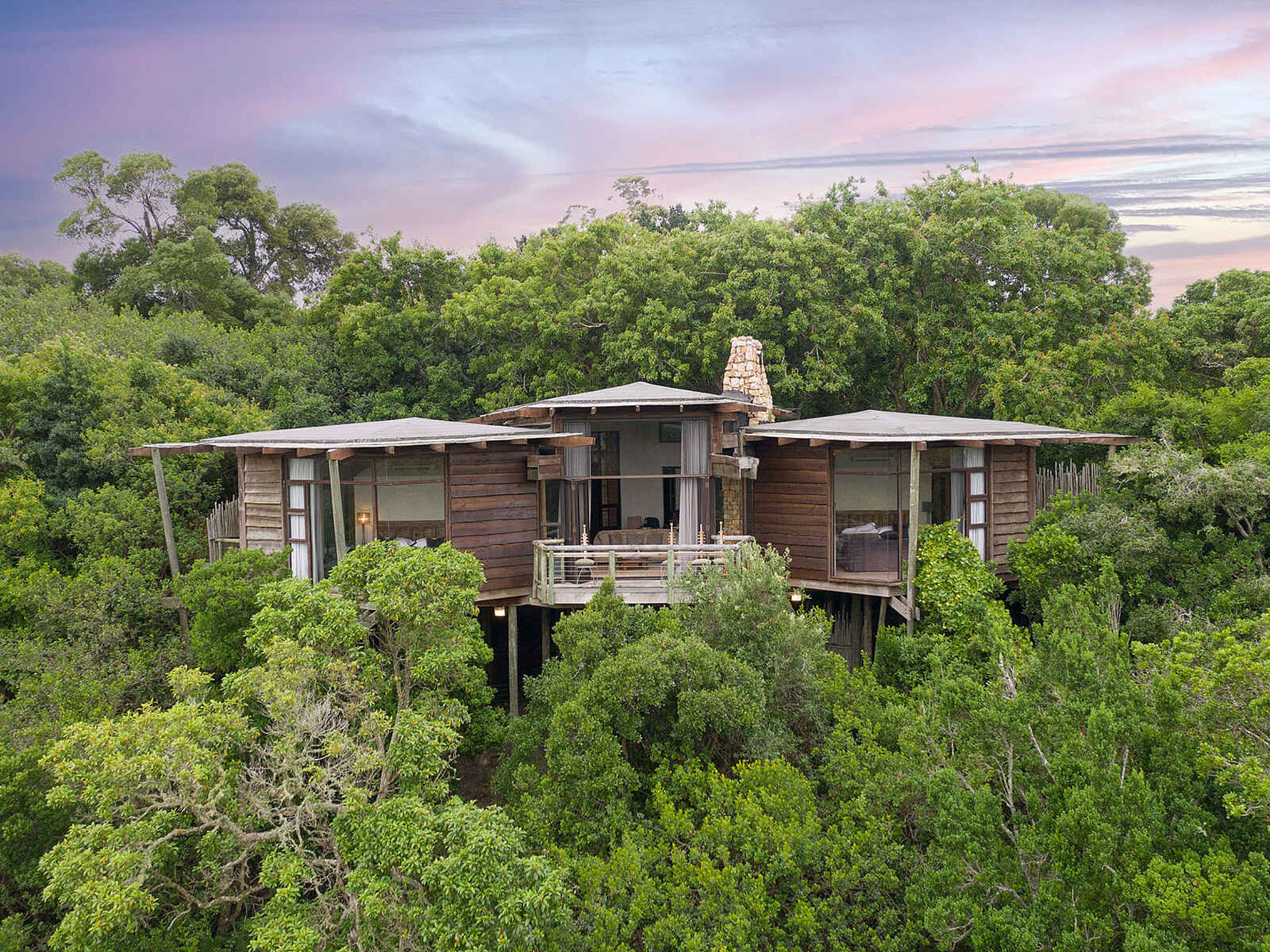 Tsala Treetop Lodge: Außenansicht einer Lodge Tsala Treetop Lodge: Außenansicht einer Lodge