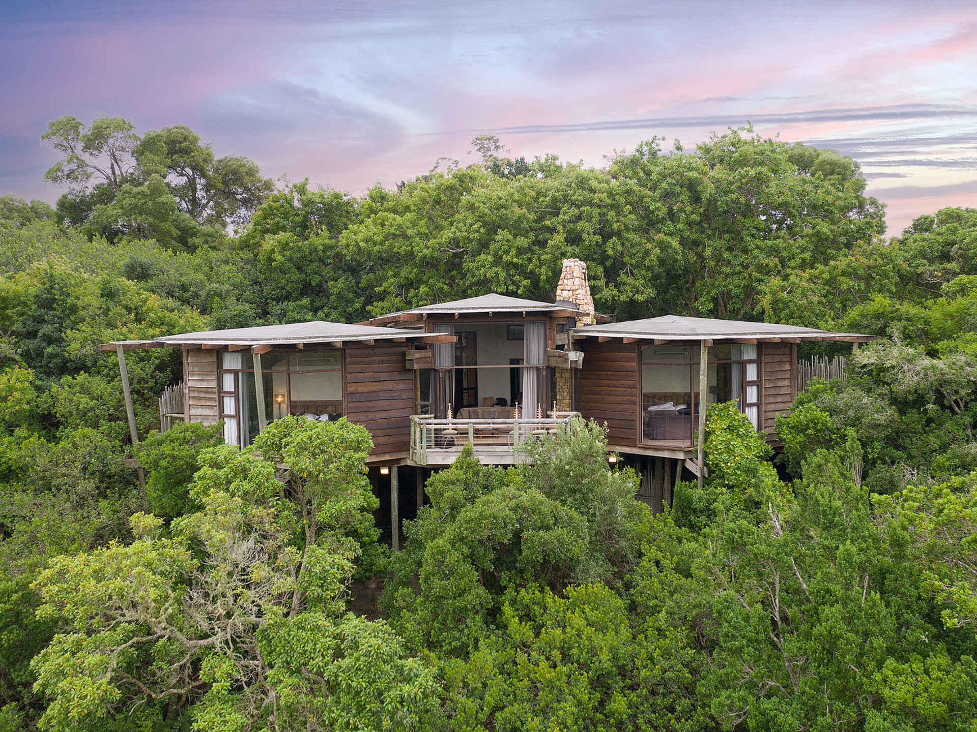 Tsala Treetop Lodge: Außenansicht einer Lodge Tsala Treetop Lodge: Außenansicht einer Lodge