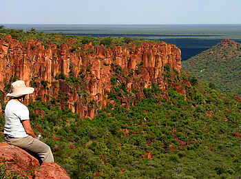 Waterberg Plateau Lodge: Sandstein-Felswände Waterberg Plateau Lodge: Sandstein-Felswände
