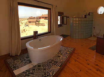 Desert Breeze Lodge: Badewanne Desert Breeze Lodge: Badewanne