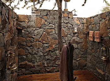 Naboisho Camp: Außendusche