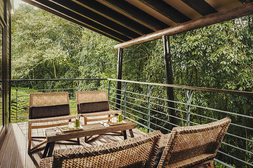 One and Only Nyungwe House: Überdachtes Holzdeck One and Only Nyungwe House: Überdachtes Holzdeck