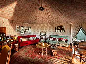 Duke´s Camp: In der Lounge