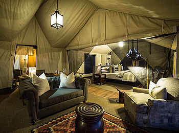 Little Machaba Camp: Luxury Family Tent Blick ins Zelt