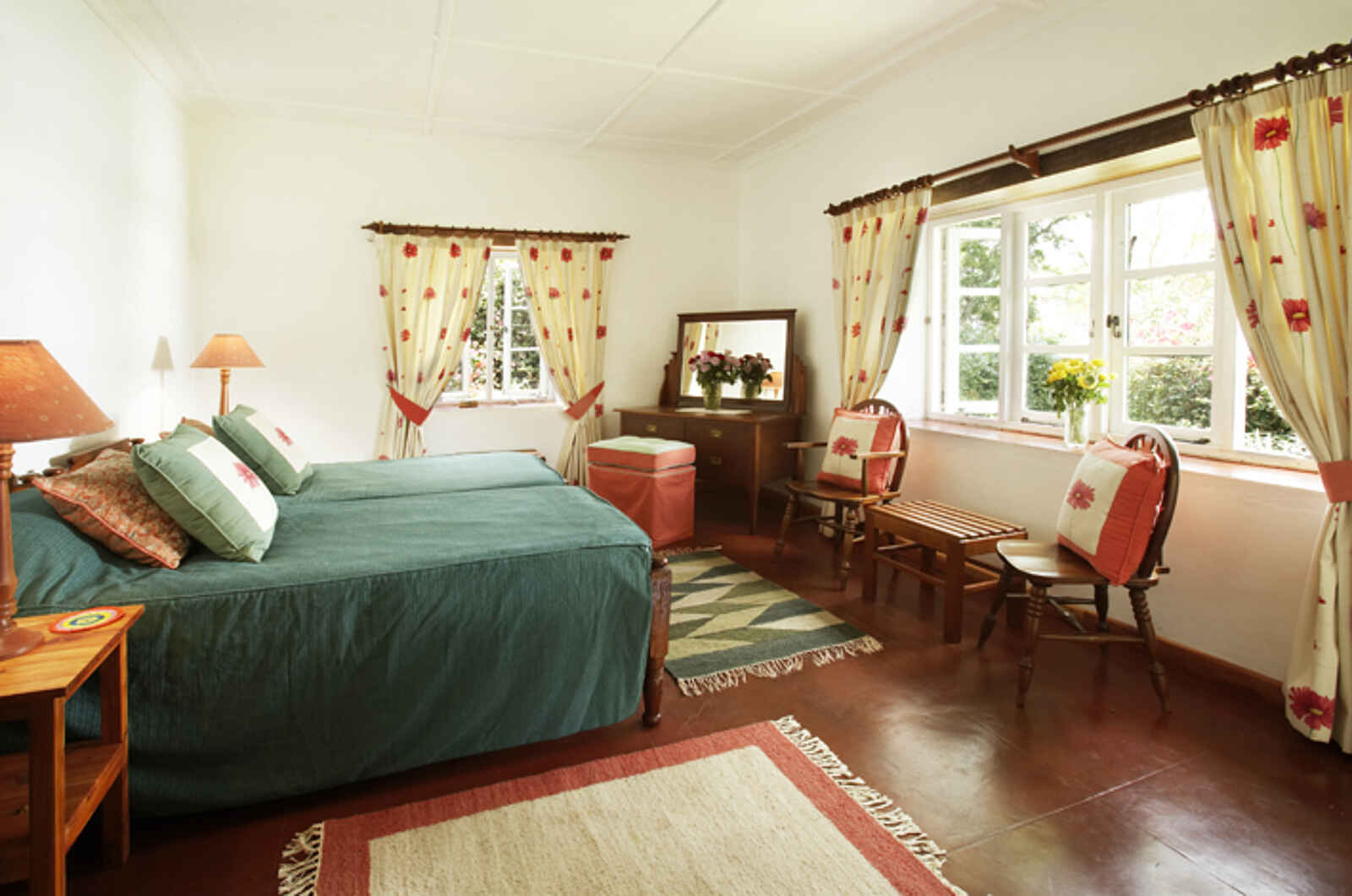 Loldia House: Dezenter Komfort im "Green Bedroom" Loldia House: Dezenter Komfort im "Green Bedroom"