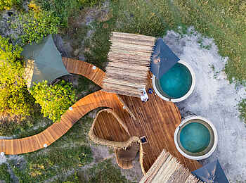 Monachira Camp: Der Pool aus der Vogelperspektive Monachira Camp: Der Pool aus der Vogelperspektive