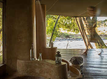 Ngare Serian Camp: Gästezelt Blick aus dem Bad