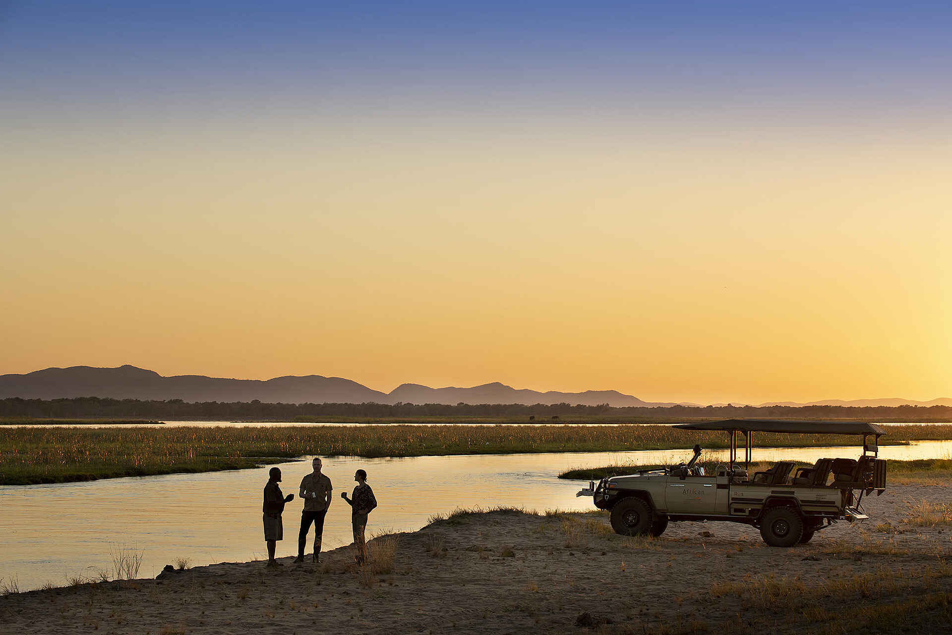 Nyamatusi Mahogany: Sonnenuntergang am Sambesi