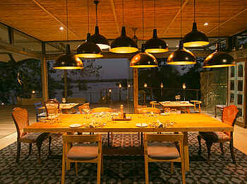 Thorntree River Lodge: Großer Esstisch Thorntree River Lodge: Großer Esstisch