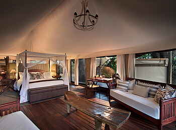 Kanga Expeditions: Doppelbett und Sofa