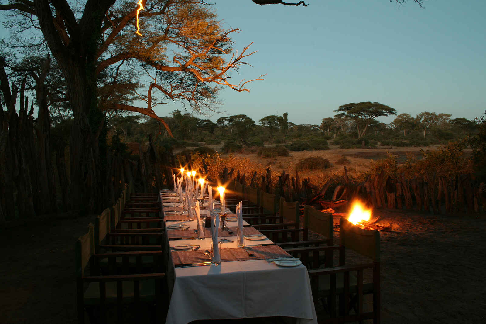 Elephant Valley Lodge: Candlelight-Dinner Elephant Valley Lodge: Candlelight-Dinner