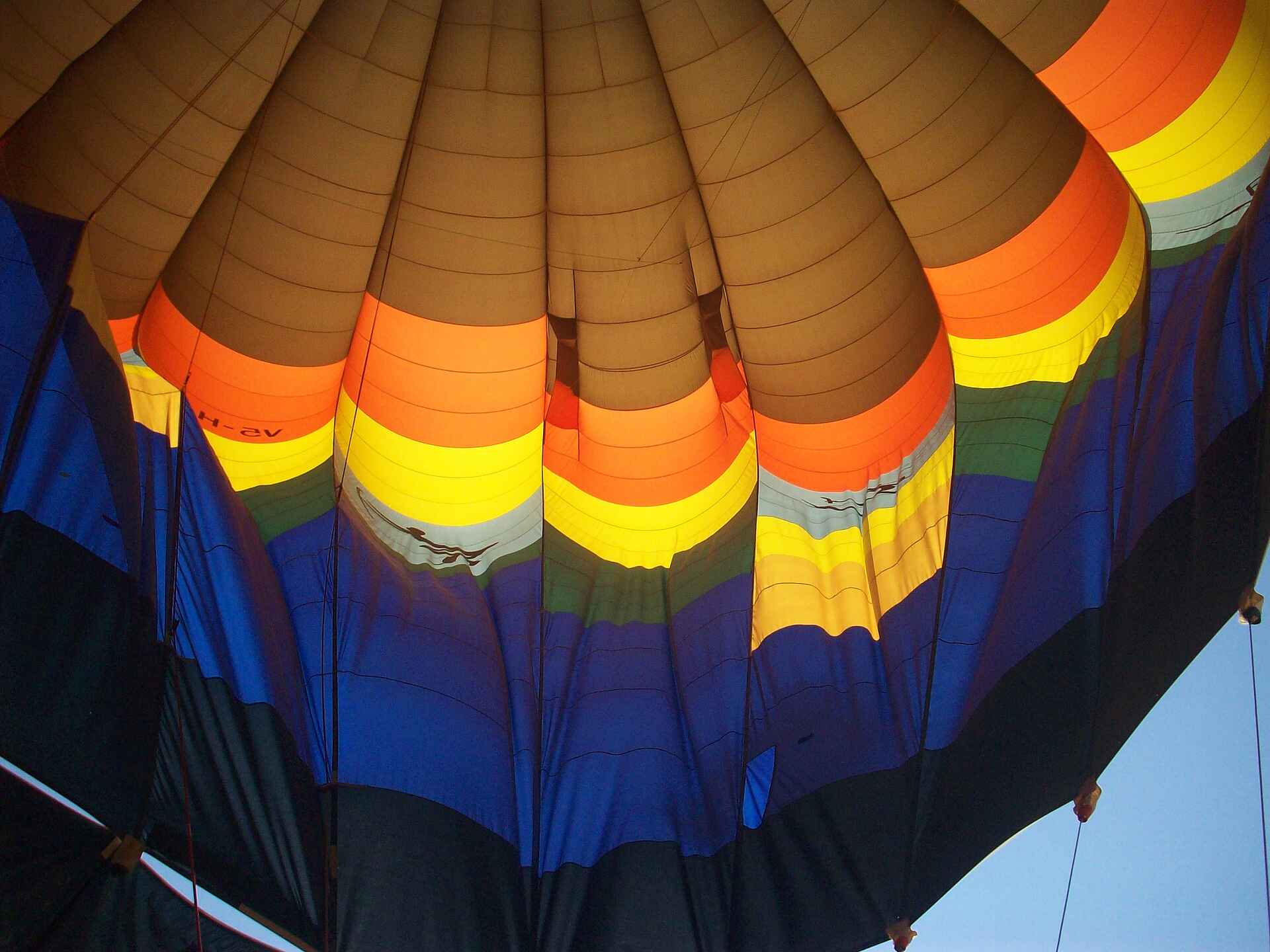 Heißluftballon, Namib, Namib Wüste, Namibia, Namib-Naukluft, Namib-Naukluft-Nationalpark, Natur, Naturwanderungen, Naukluftgebirge, Sanddünen, Sesriem, Sesriem-Canyon, Sesriem-Gate, Sossusvlei, Sossusvlei Lodge, Taleni Africa Tourism Holdings Ltd, Umwelt, Eco Award, Eco Award Namibia, Nachhaltigkeit, Adventure Center, Adventure Centre, afrikarma, afrikarma.de