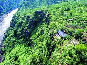 Taita Falcon Lodge: Lage der Lodge am Rand der Batoka-Schlucht Taita Falcon Lodge: Lage der Lodge am Rand der Batoka-Schlucht