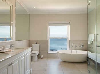 The Liz McGrath Collection: Das Badezimmer der Premier Suite The Liz McGrath Collection: Das Badezimmer der Premier Suite