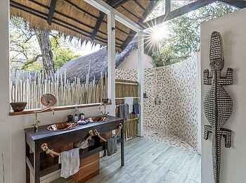 Tongabezi Lodge: Das Hauptbad des Garden House
