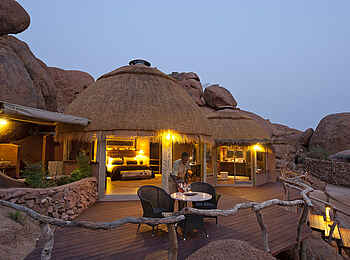 Camp Kipwe: Abend über dem Camp