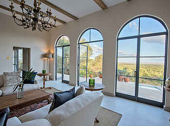 Governors' Mugie: Blick nach draußen Governors' Mugie: Blick nach draußen