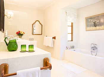 Loldia House: Double Room Bad