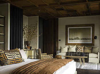 Qorokwe Camp: Doppelbett und Sofa Qorokwe Camp: Doppelbett und Sofa