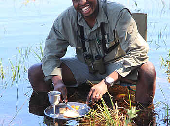 Selinda Canoe Trail: Essen im Wasser