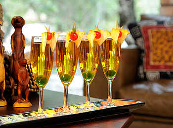 Taleni Etosha Village: Cocktails an der Bar Taleni Etosha Village: Cocktails an der Bar