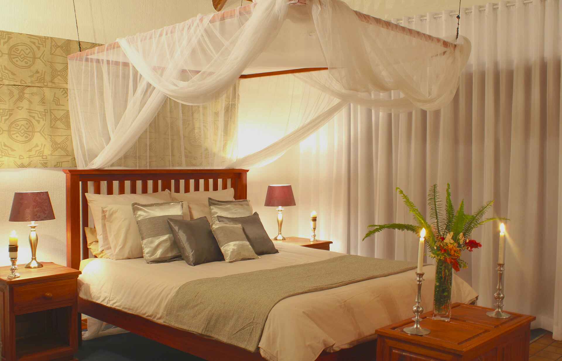 Gorges Lodge, Imvelo, Sambesi, Sambesi-Schlucht, Viktoriafälle, Doppelbett, Gästechalet, Moskitonetz, Batoka Gorge, Dibu Dibu, afrikarma, afrikarma Safaris, afrikarma Wildnis hautnah, afrikarma.de