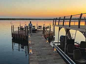 Sitatunga Private Island Camp: Steg zur Boma