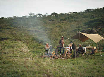 Charlie Sanjan Safari Camp: Zusammenkunft am Feuer
