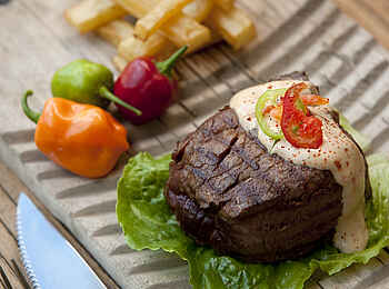 Morukuru River House: Gegrillter Lunch Morukuru River House: Gegrillter Lunch