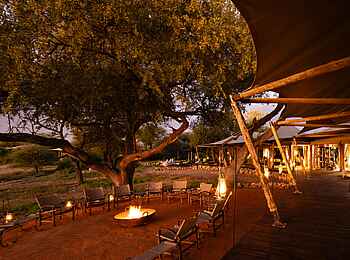 Onguma Tented Camp: Lagerfeuer