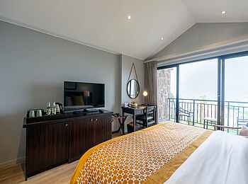 Salt of Akagera Lodge: Forest View Room Schlafbereich