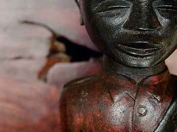 Serian Nkorombo: Kenianische Holzschnitzkunst