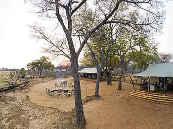 Verney's Camp: Außenansicht von Gästeunterkünften