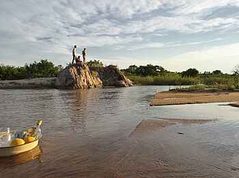 &Beyond Kirkman's Camp: Rast am Fluss &Beyond Kirkman's Camp: Rast am Fluss