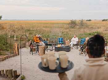 Nkasa Linyanti Camp: Kaffee am Morgen in der Boma