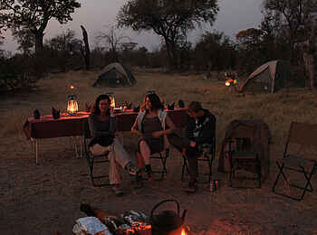 Selinda Canoe Trail: Abend im Camp