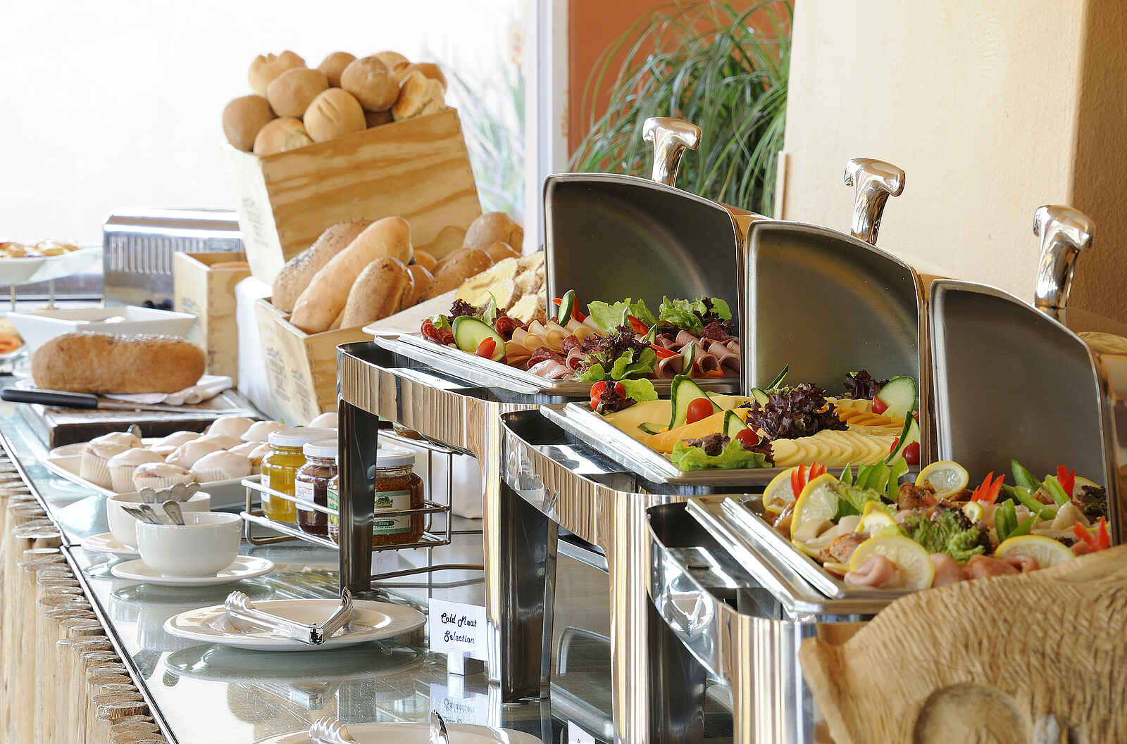 Sossusvlei Lodge: Reichhaltiges Buffet Sossusvlei Lodge: Reichhaltiges Buffet