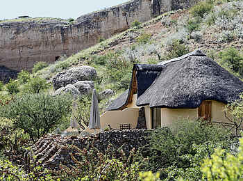 Vingerklip Lodge: Reetgedecktes Gästechalet am Fuß des Tafelbergs