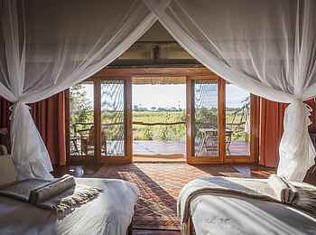 Amber River Camp: Blick aus einem Zweibettzimmer Amber River Camp: Blick aus einem Zweibettzimmer