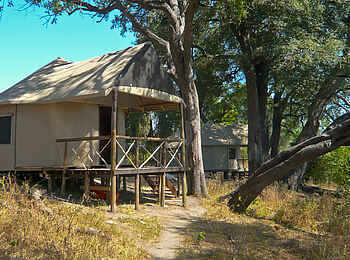 Camp Linyanti: Rondavel mit Veranda Camp Linyanti: Rondavel mit Veranda